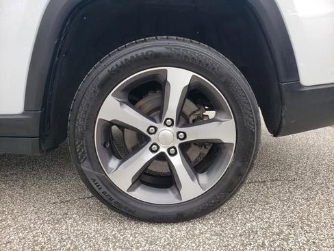 Used 2023 Jeep Grand Cherokee L Limited image 33