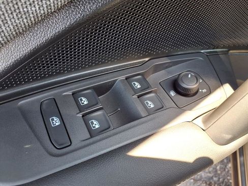 New 2026 Volkswagen Tiguan S image 7