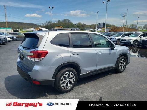 Used 2020 Subaru Forester Premium image 5