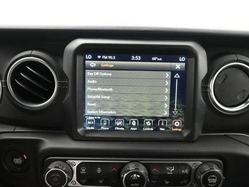 Used 2021 Jeep Wrangler Unlimited Sahara AWD/4WD image 18