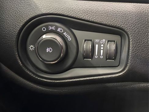 Used 2019 Jeep Renegade Altitude w/ Quick Order Package 2XM image 15