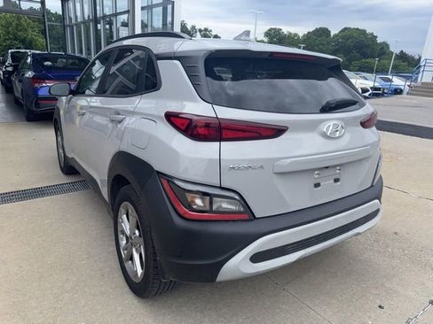 Used 2022 Hyundai Kona SEL w/ Winter Weather Package AWD/4WD image 4
