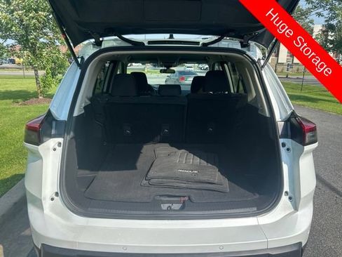 Used 2024 Nissan Rogue S AWD/4WD image 19