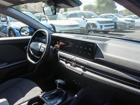 Used 2025 Kia K4 FWD image 21