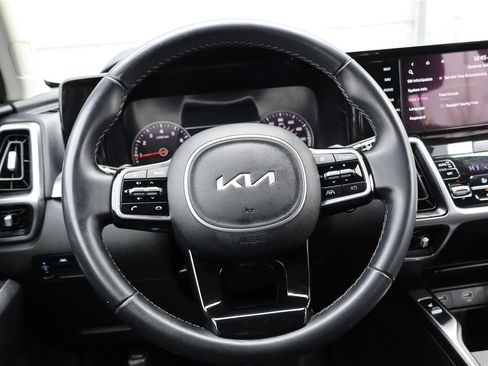 Certified 2022 Kia Sorento S w/ Panoramic Sunroof Package image 12