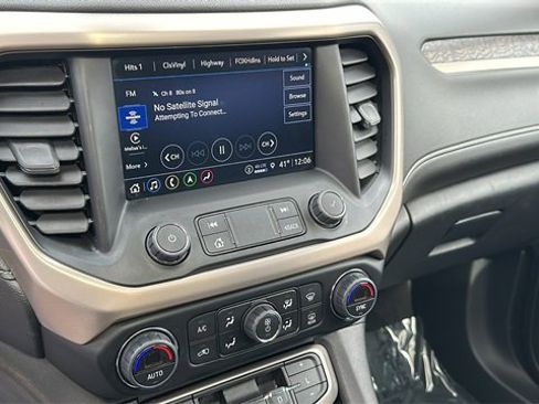 Used 2023 GMC Acadia Denali w/ Denali Technology Package image 28