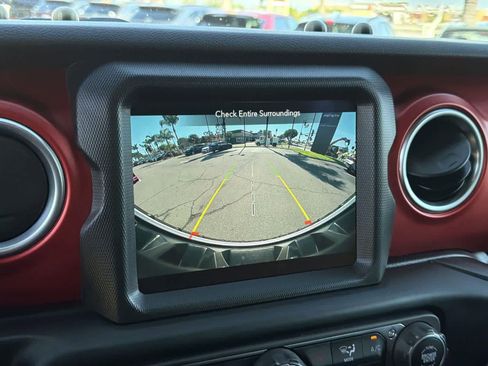 Used 2021 Jeep Wrangler Unlimited Rubicon image 18