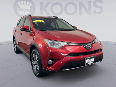 Used 2017 Toyota RAV4 XLE w/ Carpet Mat Package AWD/4WD image 10