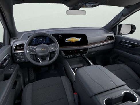 New 2026 Chevrolet Suburban LS RWD image 9