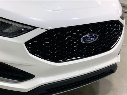 Used 2024 Ford Edge SEL w/ Convenience Package image 29