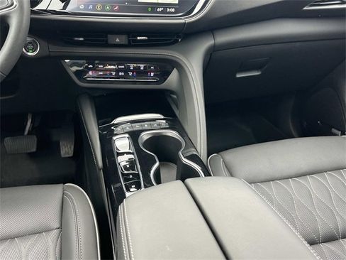 Used 2023 Buick Envision Avenir image 18