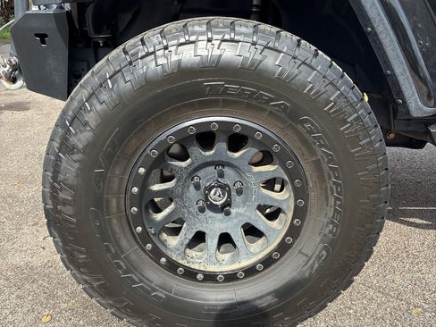 Used 2020 Jeep Gladiator Sport AWD/4WD image 19