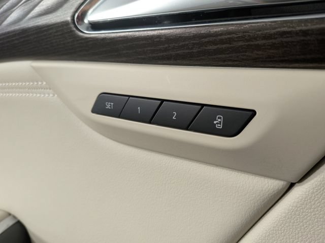 Used 2023 Buick Envision Avenir FWD image 12