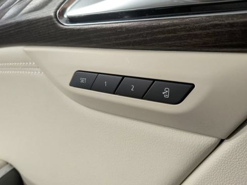 Used 2023 Buick Envision Avenir FWD image 12