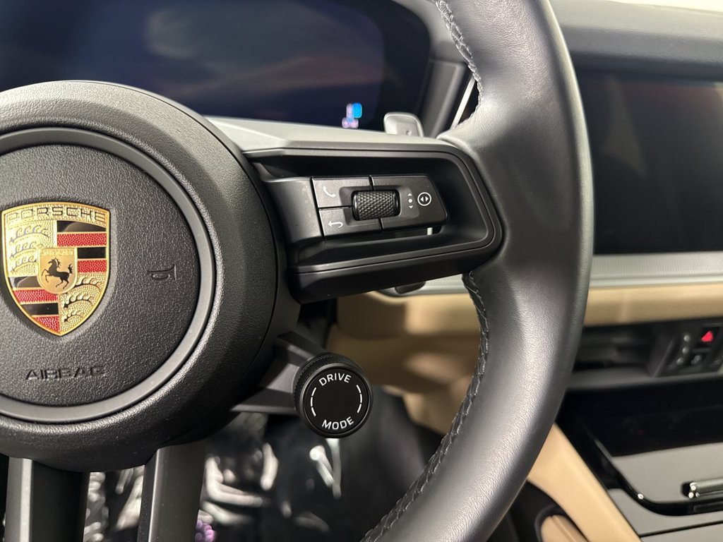 Certified 2024 Porsche Cayenne AWD/4WD image 37