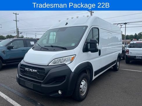 Used 2025 RAM ProMaster 2500 w/ Convenience Group FWD image 2