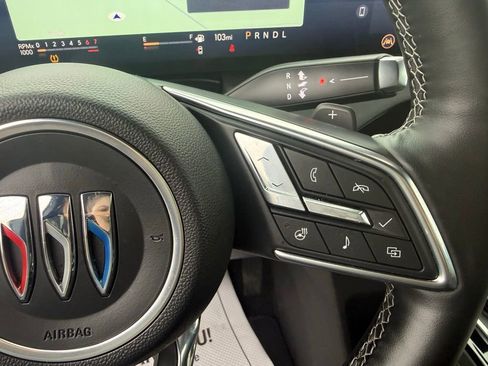 Used 2025 Buick Enclave Preferred image 33