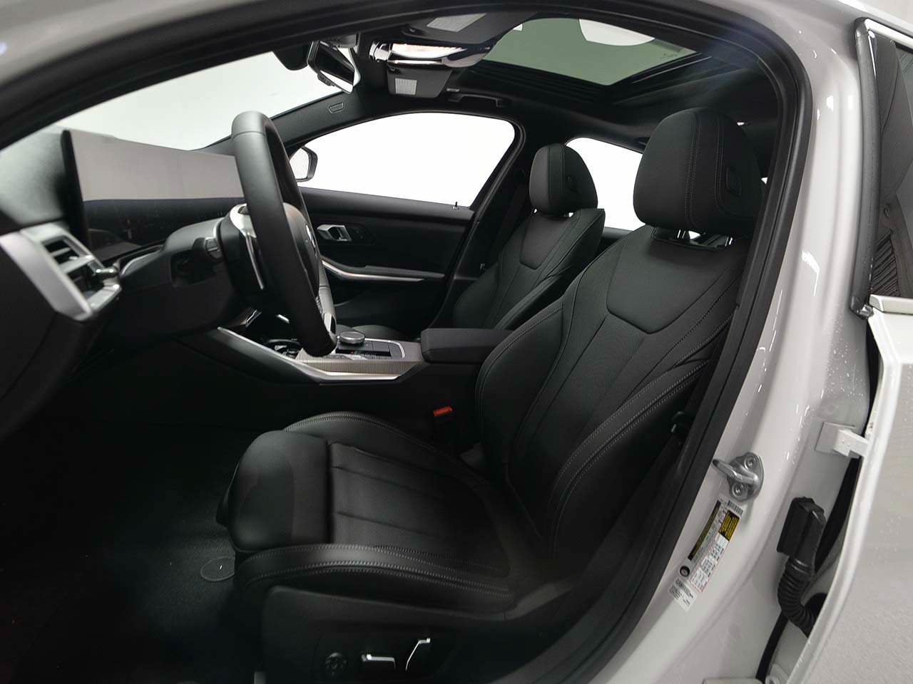 Used 2026 BMW 330i Sedan w/ Convenience Package RWD image 8