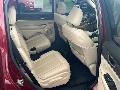Used 2021 Jeep Grand Cherokee L Limited AWD/4WD image 29