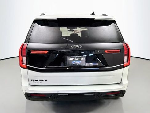 Used 2025 Ford Expedition Platinum w/ Stealth Appearance Package AWD/4WD image 6