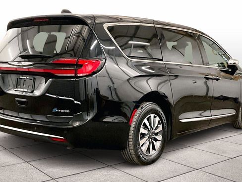 Used 2022 Chrysler Pacifica Limited image 11