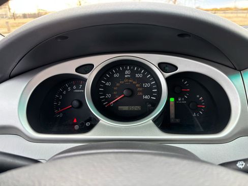 Used 2006 Toyota Highlander 2WD V6 image 12