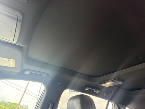Used 2018 Lincoln MKT AWD image 24