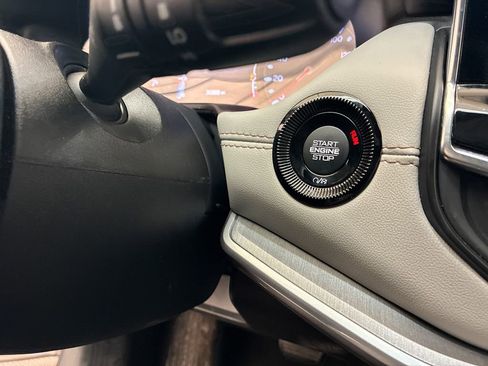Used 2025 Jeep Compass Limited AWD/4WD image 22