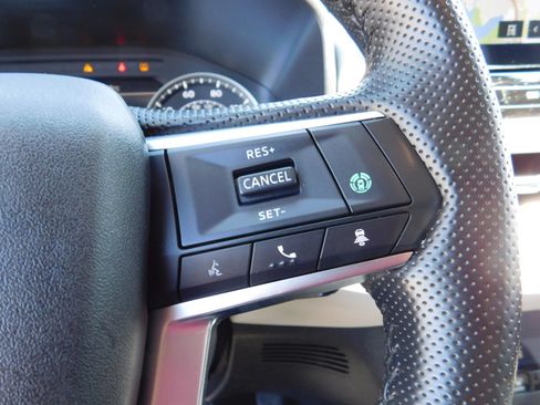 Used 2025 Mitsubishi Outlander SE AWD/4WD image 24