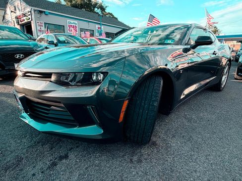 Used 2018 Chevrolet Camaro LT RWD image 2