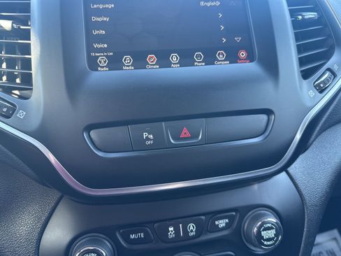 Used 2020 Jeep Cherokee Latitude Plus image 46