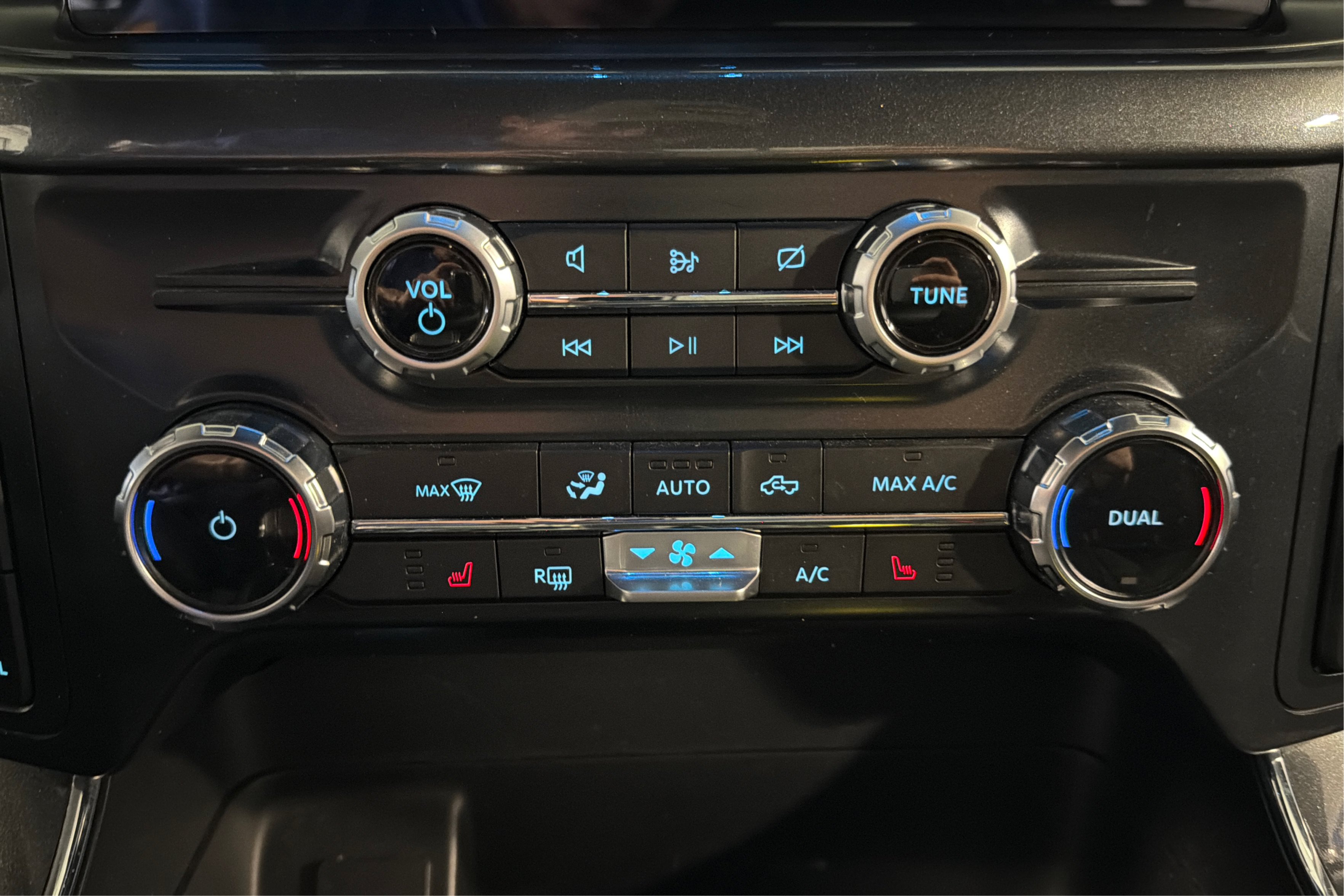 Used 2022 Ford F150 XLT w/ Equipment Group 302A High AWD/4WD image 30