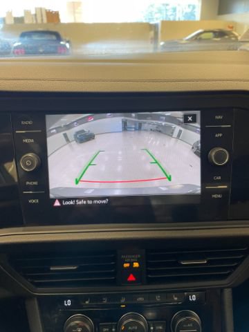Used 2023 Volkswagen Jetta SEL FWD image 28