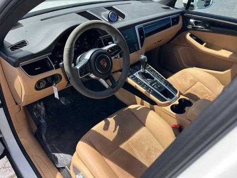 Used 2018 Porsche Macan AWD/4WD image 17