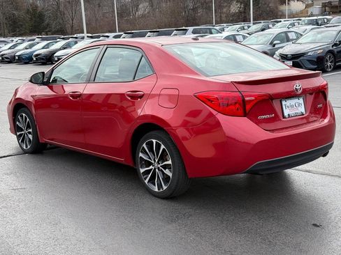 Used 2018 Toyota Corolla XSE image 7