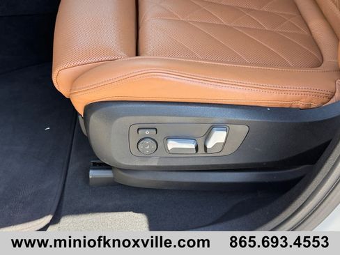 Used 2023 BMW X6 xDrive40i w/ M Sport Package AWD/4WD image 13