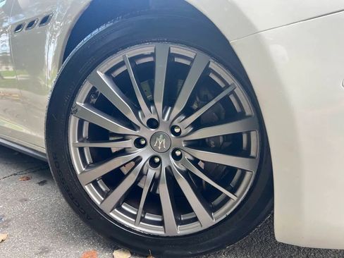 Used 2018 Maserati Ghibli S image 32