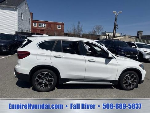 Used 2022 BMW X1 xDrive28i w/ Convenience Package AWD/4WD image 3