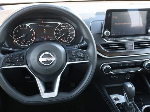 Used 2023 Nissan Altima 2.5 SV FWD image 15
