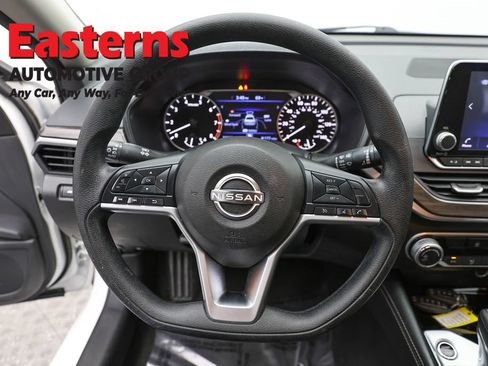 Used 2023 Nissan Altima 2.5 SV AWD/4WD image 10