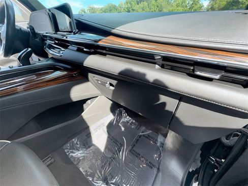 Used 2023 Cadillac Escalade ESV Premium Luxury image 36