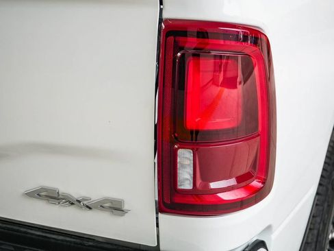 Used 2026 RAM 2500 Laramie AWD/4WD image 7