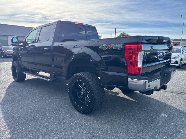 Used 2019 Ford F250 Lariat w/ Lariat Value Package AWD/4WD image 3