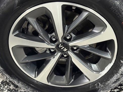 Used 2019 Kia Sorento EX image 11