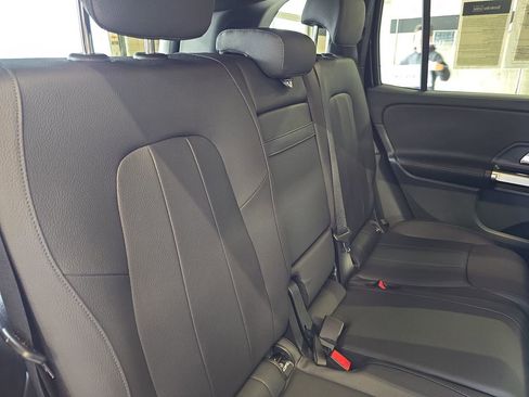 Certified 2025 Mercedes-Benz GLB 250 image 12