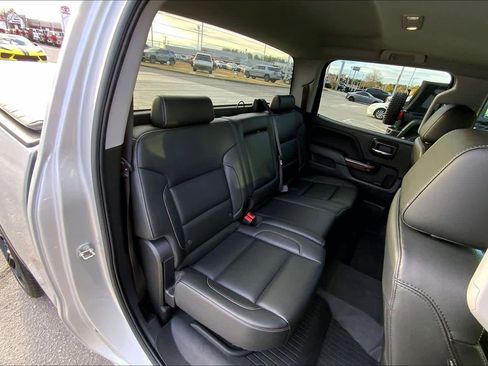 Used 2018 GMC Sierra 1500 SLT w/ SLT Premium Package image 17