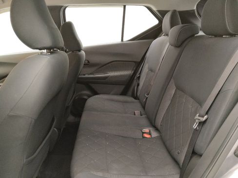 Used 2019 Nissan Kicks S FWD image 18
