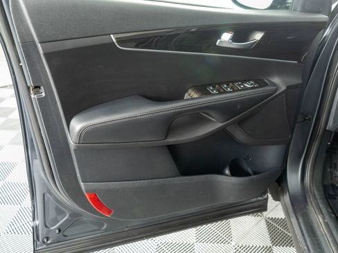 Used 2020 Kia Sorento AWD V6 image 21