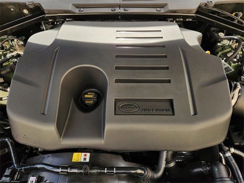 New 2026 Land Rover Defender 110 X-Dynamic SE image 21