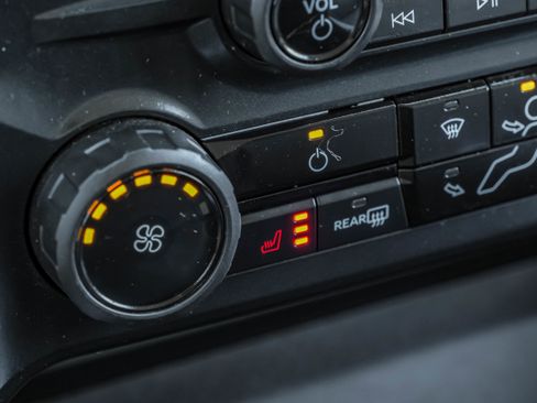 Used 2023 Ford F250 XLT w/ XLT Premium Package image 31